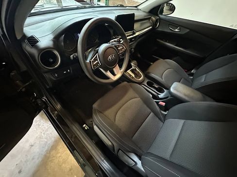 Used 2021 Kia Forte LXS FWD image 6