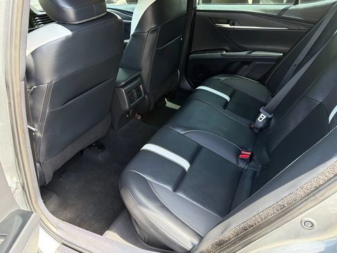 Used 2025 Toyota Camry SE w/ Convenience Package FWD image 13