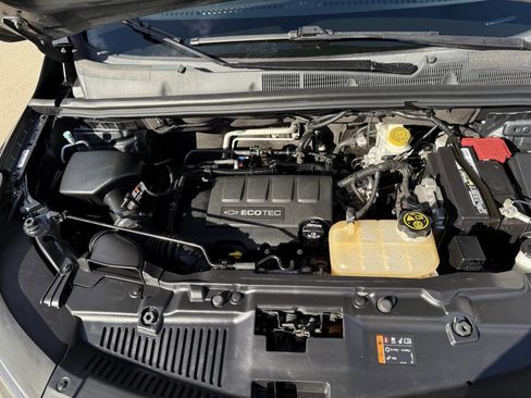 Used 2017 Chevrolet Trax LT w/ Driver Confidence Package image 9