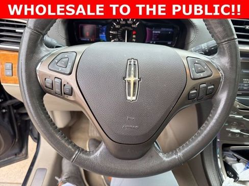 Used 2013 Lincoln MKX Base image 12