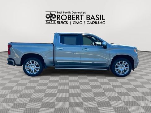 Used 2023 Chevrolet Silverado 1500 High Country w/ High Country Premium Package AWD/4WD image 9