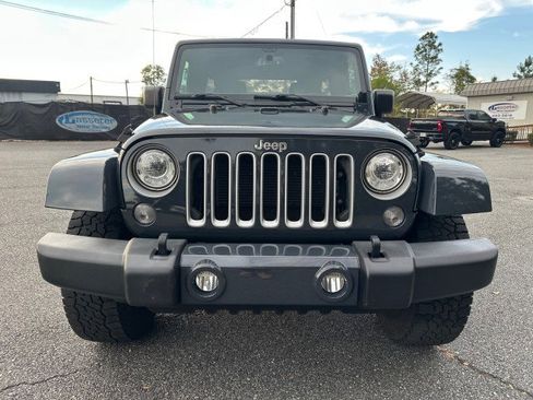 Used 2018 Jeep Wrangler Unlimited Sahara w/ Connectivity Group image 8