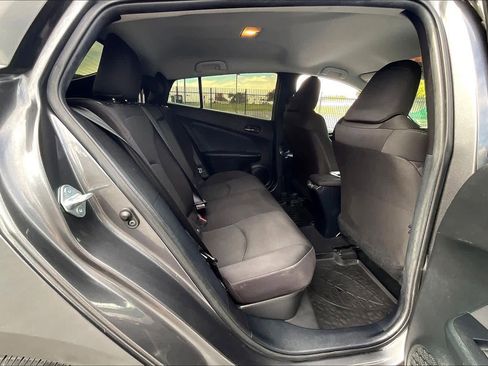 Used 2021 Toyota Prius L Eco image 29