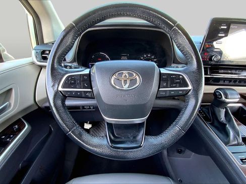 Used 2022 Toyota Sienna XLE FWD image 6