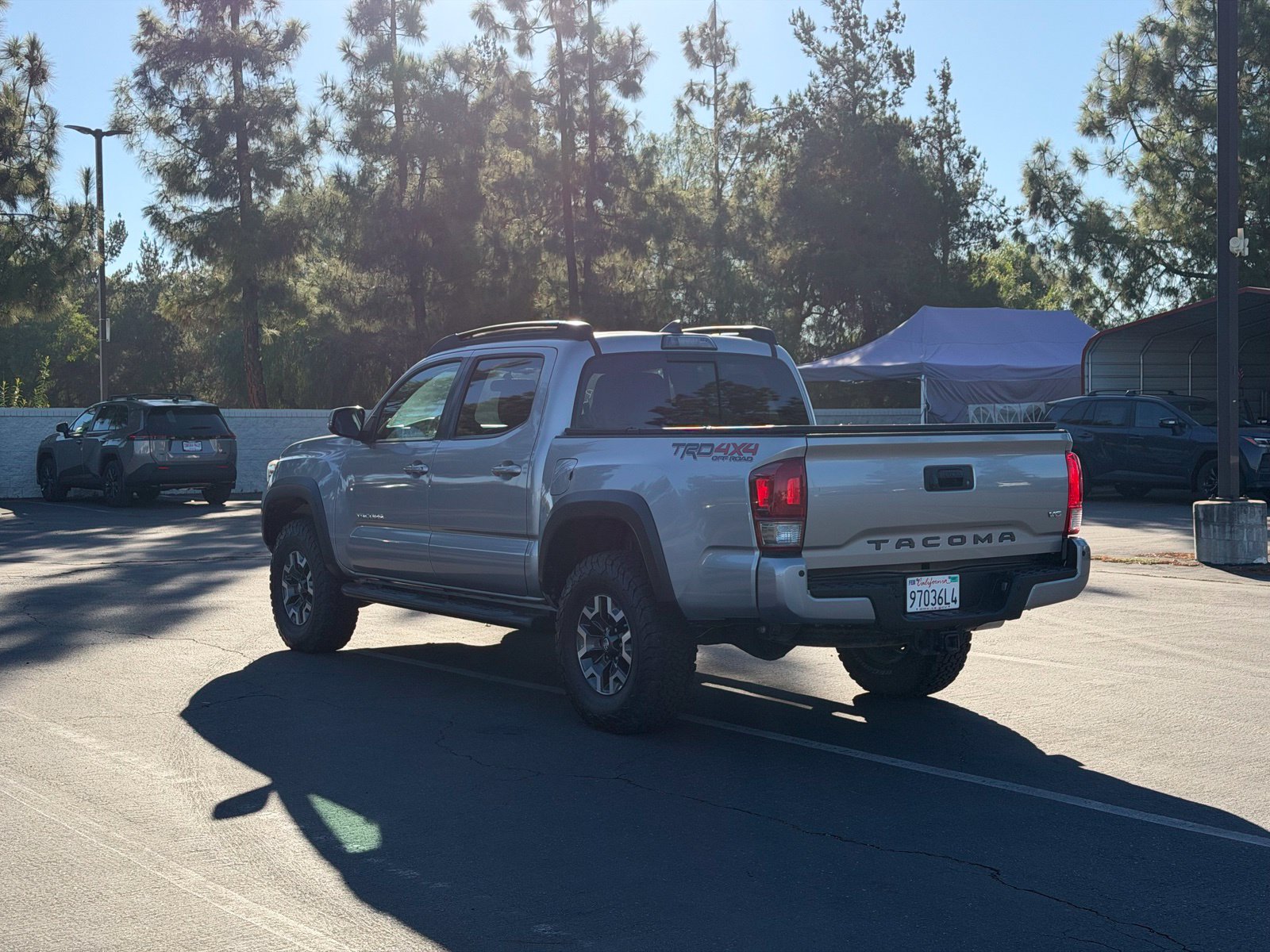 Used 2017 Toyota Tacoma TRD Off-Road AWD/4WD image 3