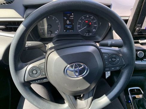 Certified 2025 Toyota Corolla LE FWD image 19