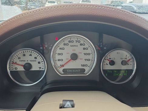 Used 2005 Ford F150 King Ranch image 9
