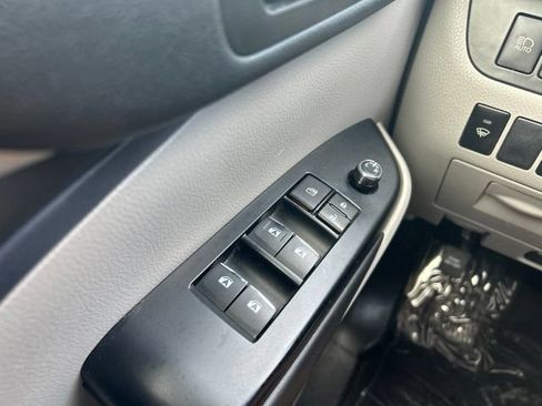 Used 2018 Toyota Highlander Limited AWD/4WD image 27