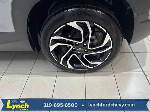 Used 2025 Chevrolet TrailBlazer RS w/ Convenience Package AWD/4WD image 28