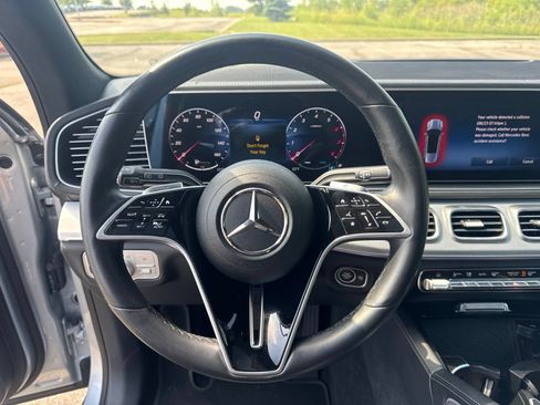 Used 2024 Mercedes-Benz GLS 450 4MATIC image 19