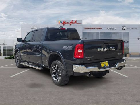 Used 2025 RAM 1500 Laramie AWD/4WD image 3