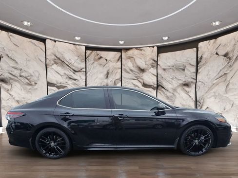 Used 2021 Toyota Camry XSE image 4