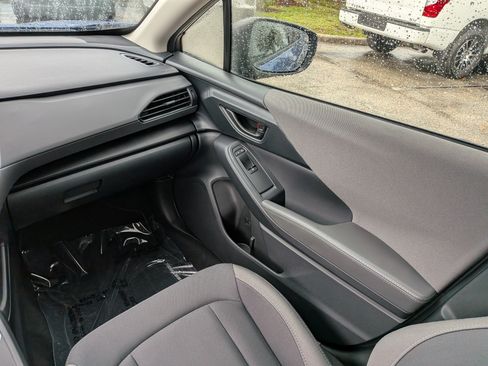 Used 2025 Subaru Crosstrek 2.5i Premium AWD/4WD image 18