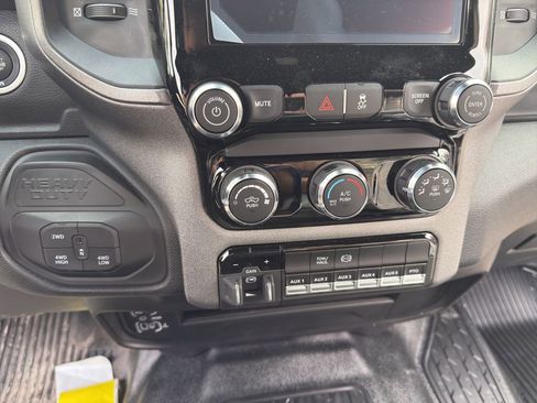 Used 2025 RAM 3500 Tradesman w/ Chrome Appearance Group image 22