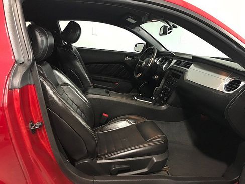 Used 2013 Ford Mustang Premium image 13