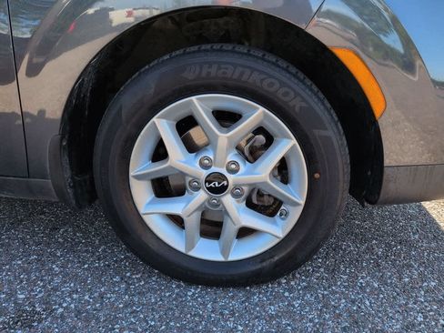 Used 2022 Kia Soul LX w/ Technology Package FWD image 11