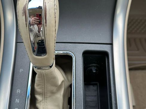 Used 2010 Lincoln MKS FWD image 28