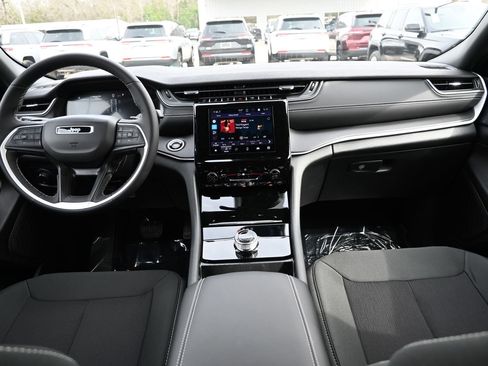 New 2026 Jeep Grand Cherokee Laredo image 18