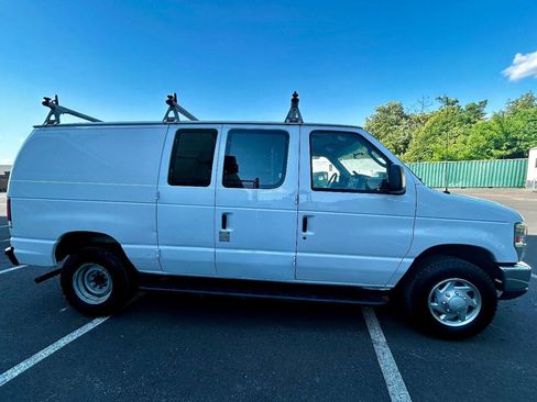 Used 2014 Ford E-250 and Econoline 250 w/ Power Group image 6