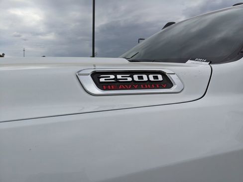 Used 2023 RAM 2500 Laramie AWD/4WD image 32