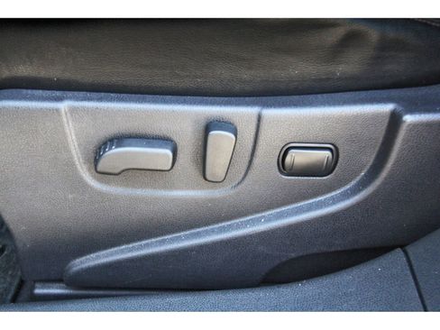 Used 2013 Nissan Rogue SL FWD image 29