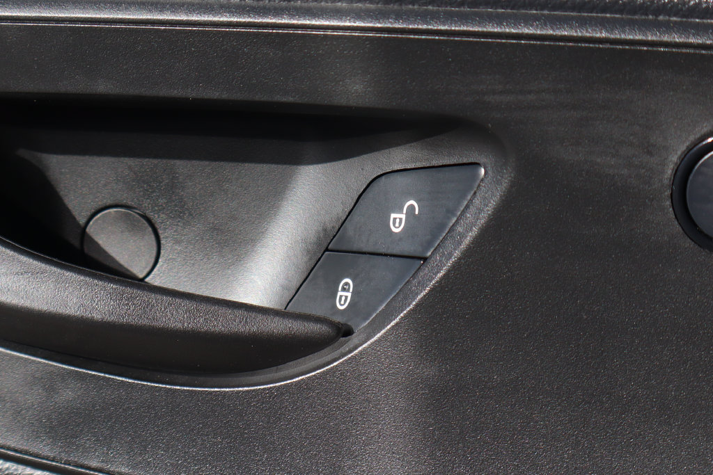 Used 2025 Mercedes-Benz Sprinter 2500 image 21
