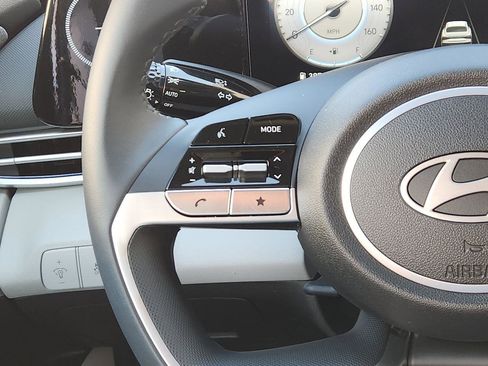 New 2026 Hyundai Elantra Limited image 27