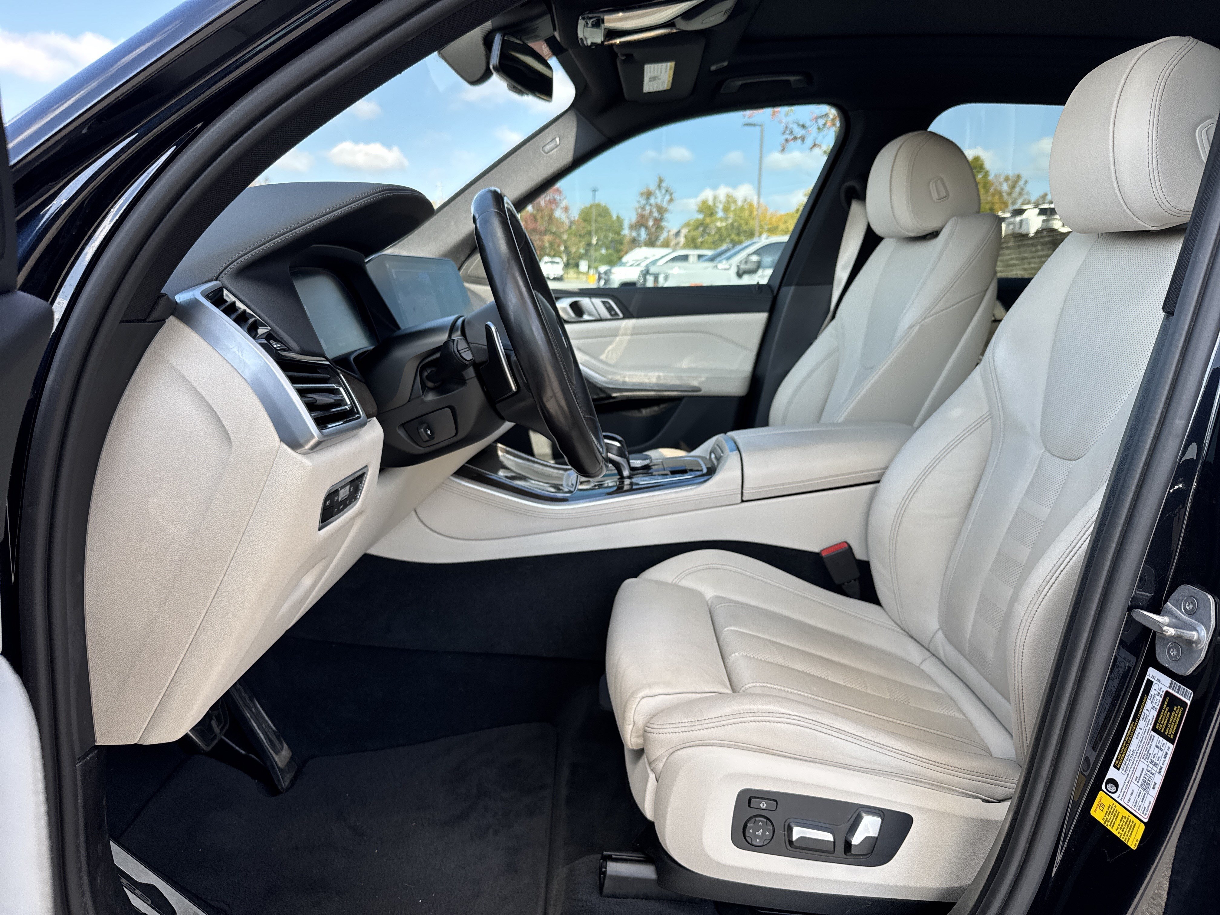 Used 2020 BMW X5 sDrive40i w/ M Sport Package RWD image 17