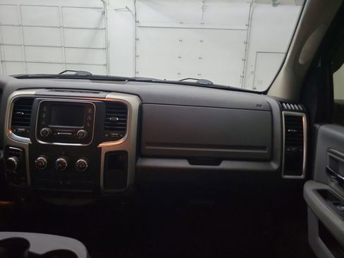 Used 2019 RAM 1500 Classic SLT image 27