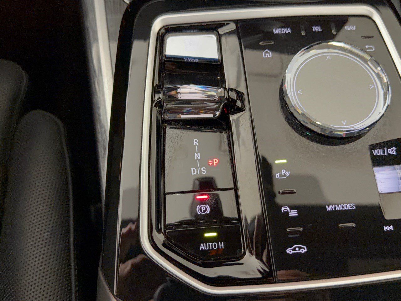 Certified 2023 BMW 760i xDrive AWD/4WD image 21