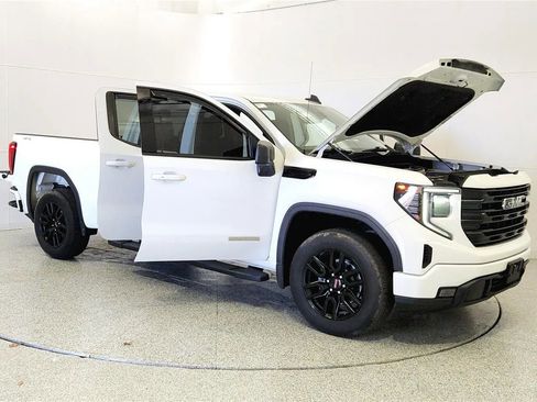 Used 2023 GMC Sierra 1500 Elevation w/ LPO, Elevation Black Package AWD/4WD image 9