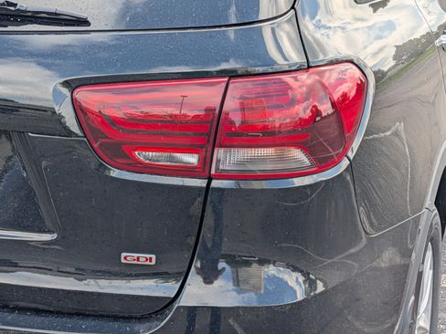 Used 2020 Kia Sorento LX AWD/4WD image 17