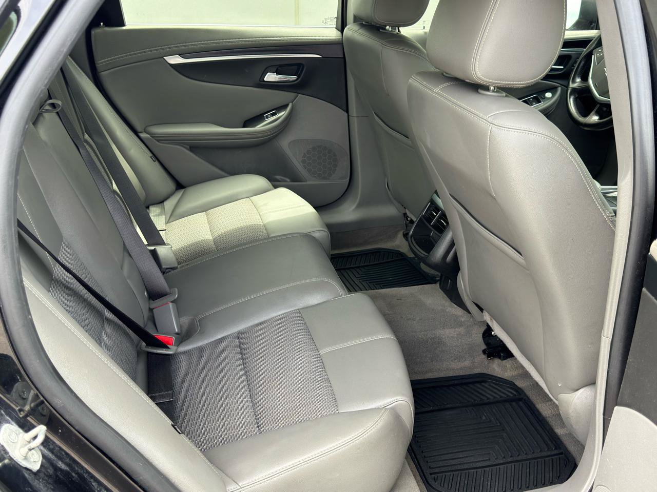 Used 2019 Chevrolet Impala LT FWD image 15