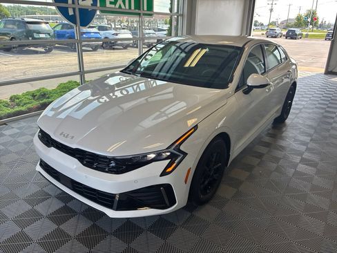 New 2026 Kia K5 LXS FWD image 3