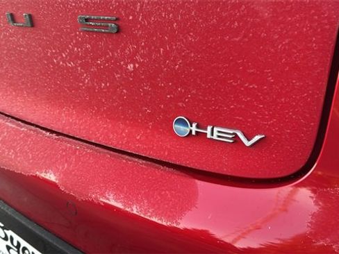 Used 2024 Toyota Prius XLE image 32