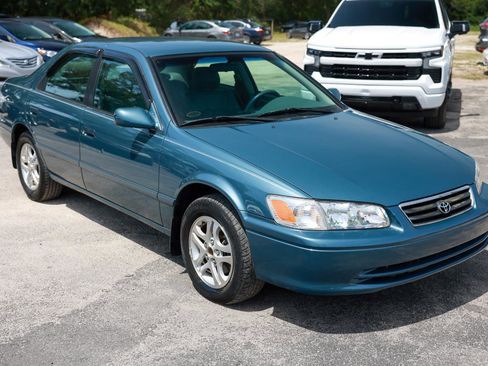 Used 2000 Toyota Camry LE FWD image 15