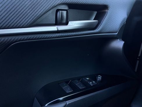 Used 2025 Toyota Camry SE image 21