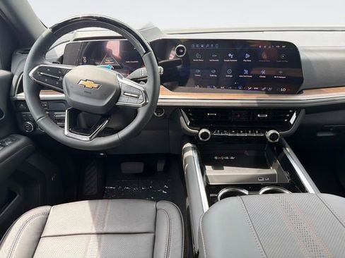 New 2026 Chevrolet Suburban High Country AWD/4WD image 14