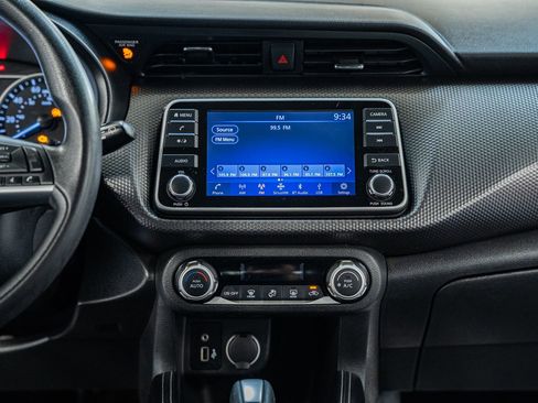 Used 2019 Nissan Kicks SV FWD image 22