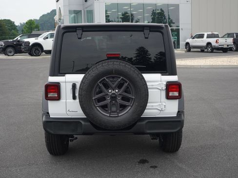 New 2025 Jeep Wrangler Sport S image 9