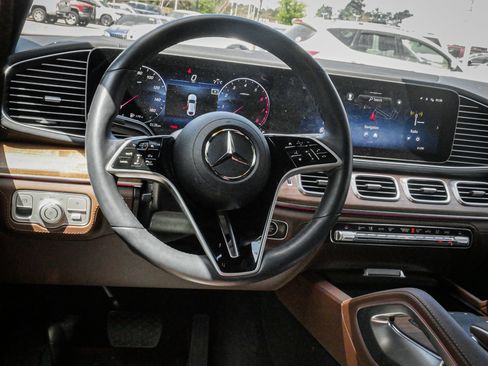 Used 2025 Mercedes-Benz GLE 450 4MATIC Coupe image 6