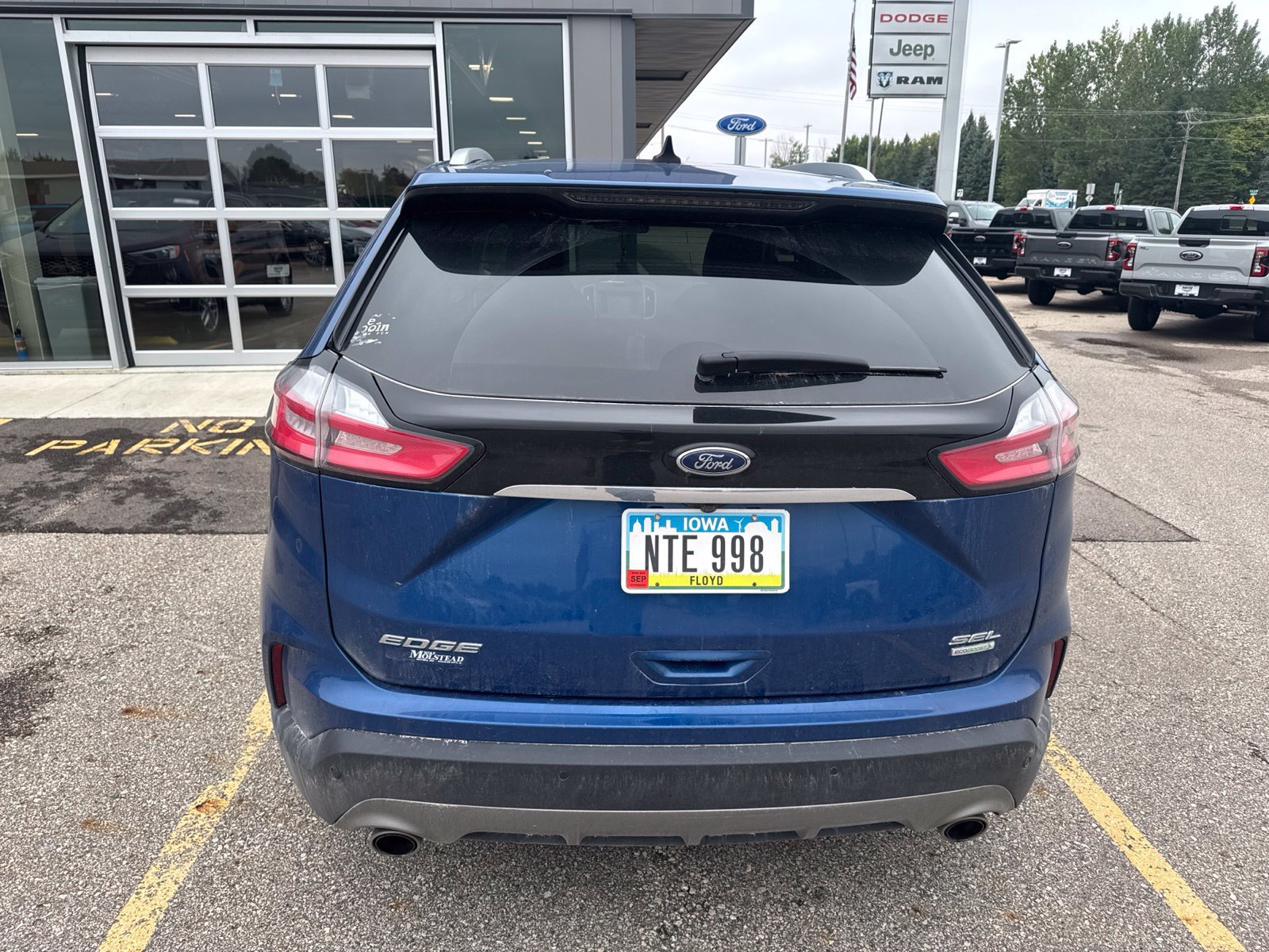 Used 2020 Ford Edge SEL w/ Cold Weather Package FWD image 6