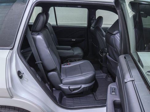 Used 2024 Lexus TX 500h AWD w/ Technology Package image 25