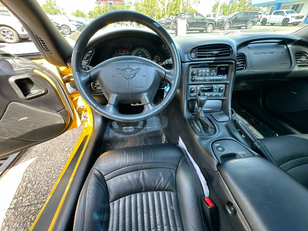 Used 2002 Chevrolet Corvette Coupe w/ Preferred Equipment Group2 RWD image 21