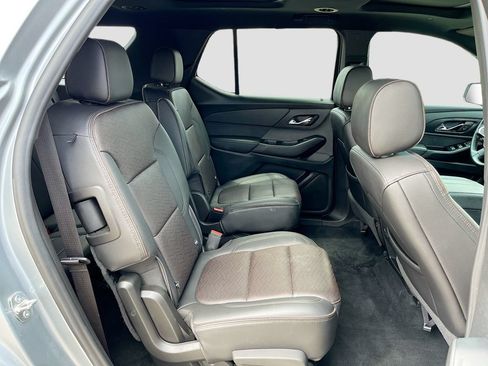Used 2023 Chevrolet Traverse High Country FWD image 30