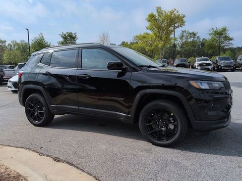 New 2026 Jeep Compass Latitude image 2