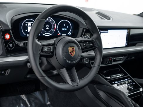 Certified 2026 Porsche Cayenne AWD/4WD image 14