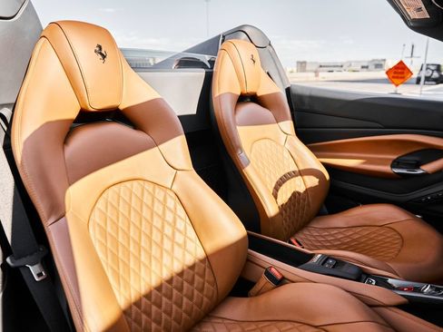 Used 2022 Ferrari F8 Tributo RWD image 46