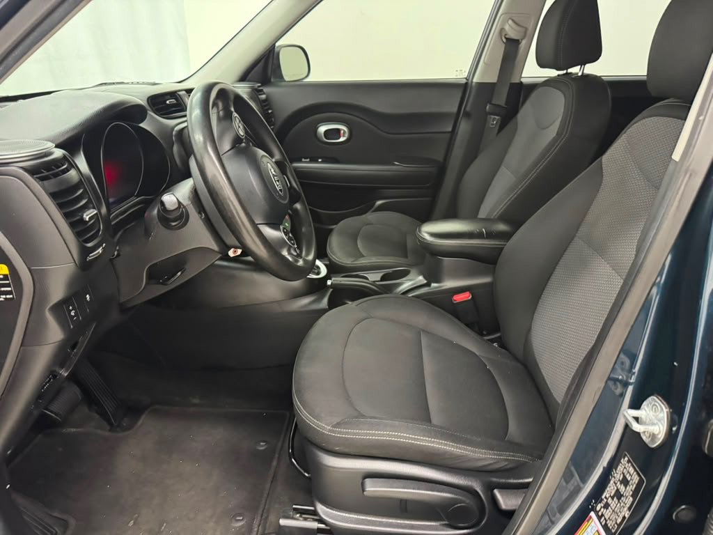 Used 2017 Kia Soul + FWD image 23