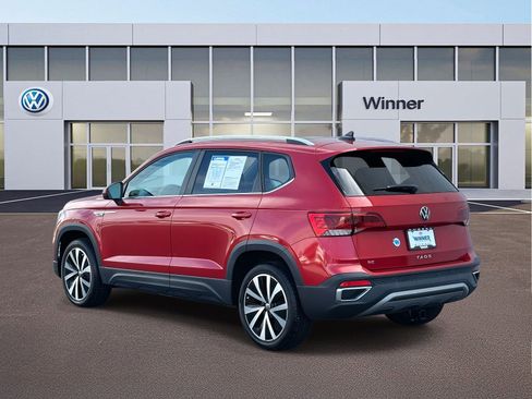 Used 2022 Volkswagen Taos SE image 4